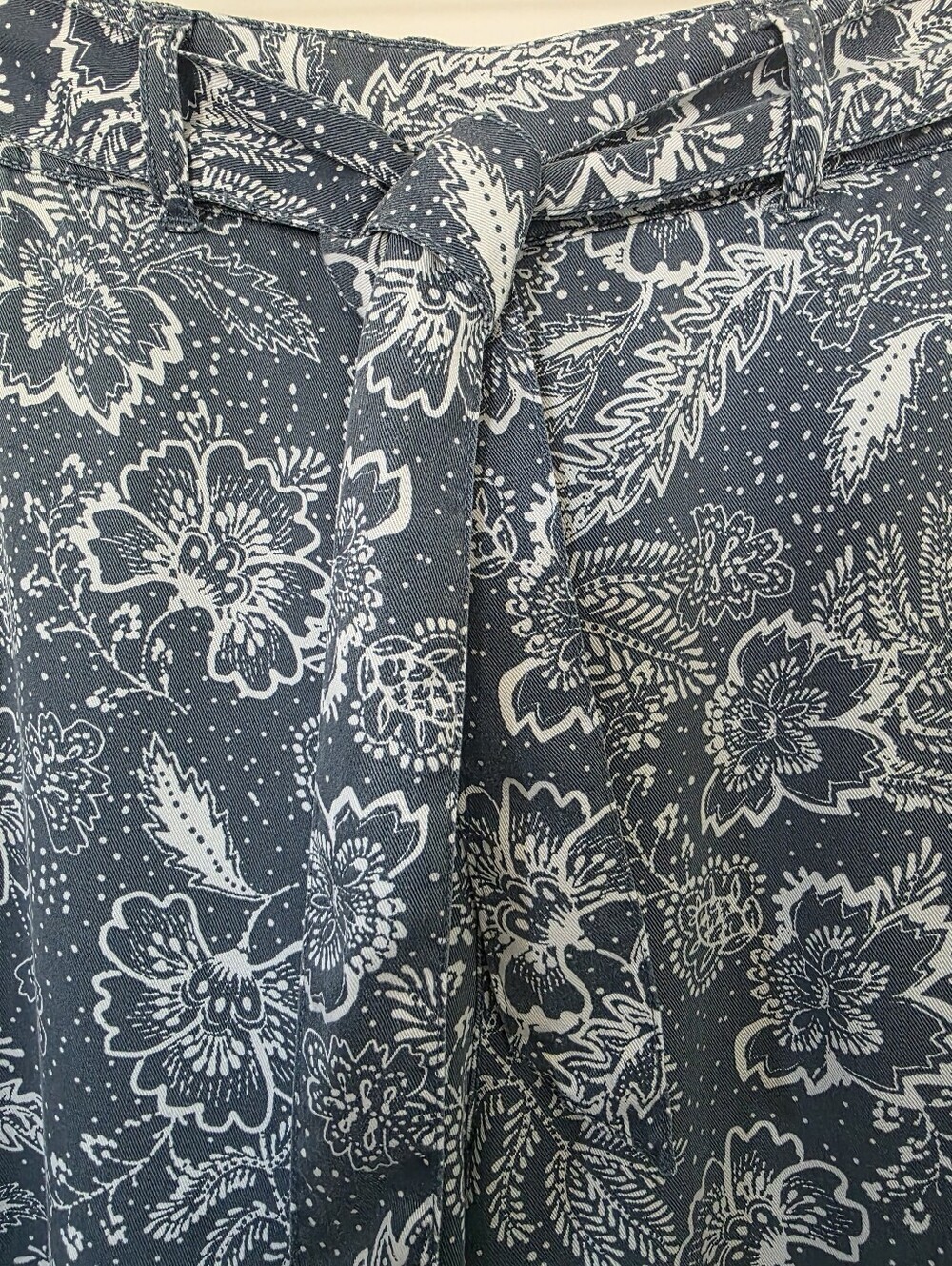 Joie Boho Wide Leg 100% Lyocell Pants - Size M – Floral Blue & White - Picture 3 of 6